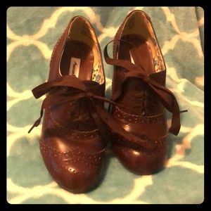 Oxford Retro Brown Heels